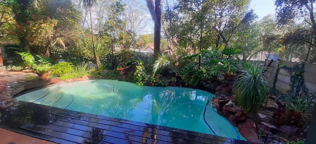 Pantera Lodge & Cheetah Cottage ヨハネスブルグ エクステリア 写真
